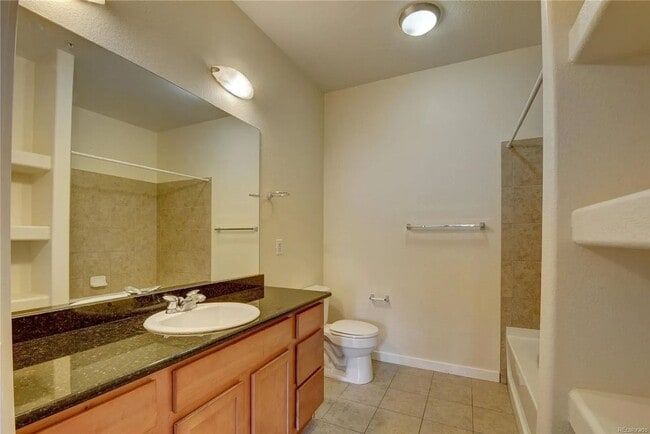 Building Photo - Park Hill 2 Bedroom 2 Bath Condo