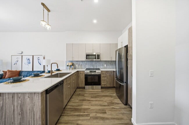 Building Photo - Webster Station Flats