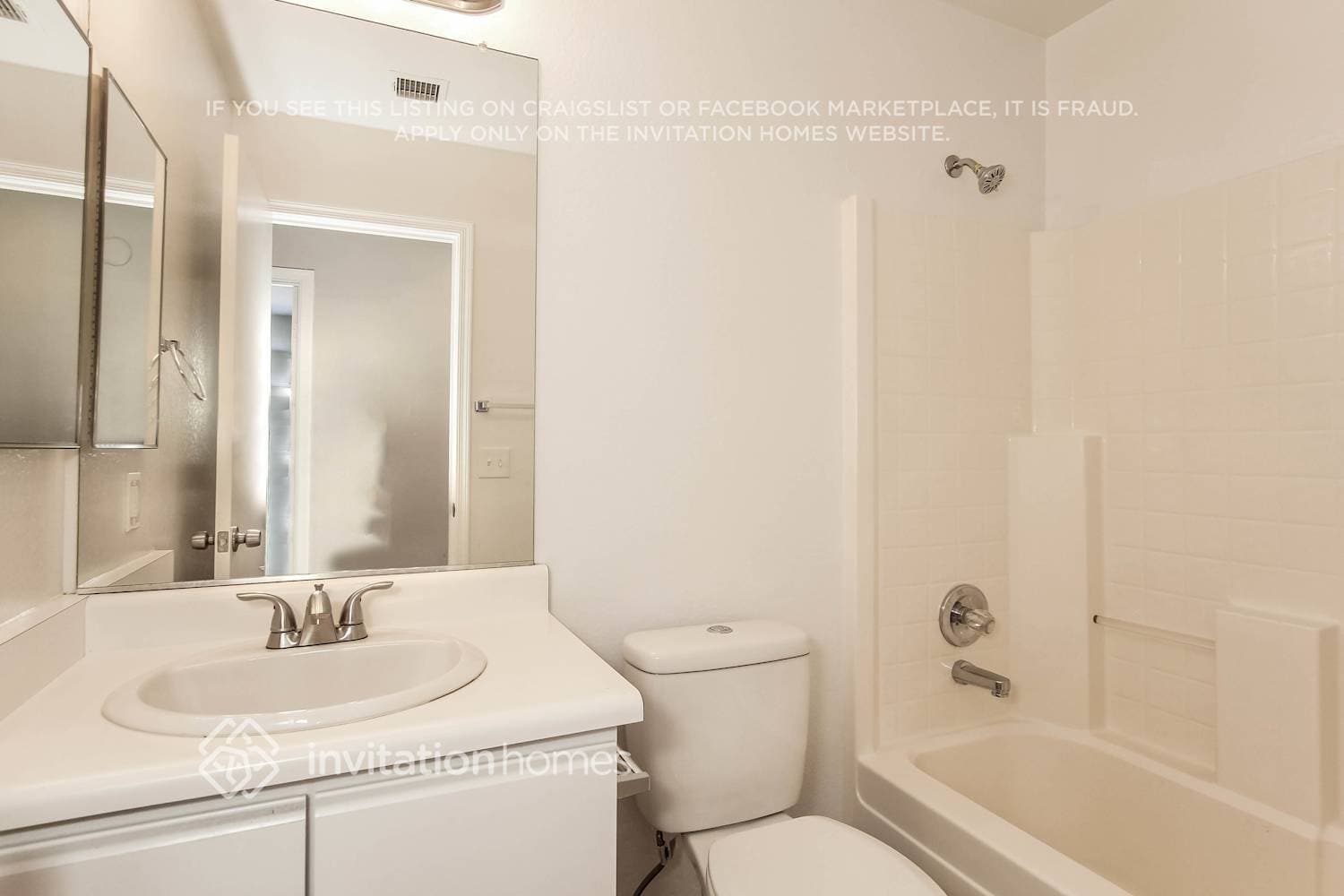 Building Photo - 15937 W Elm St