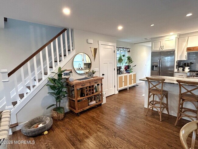 Building Photo - 403 8th Ave