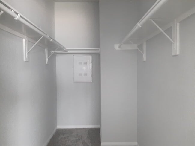 Building Photo - 5855 Strawflower Ln