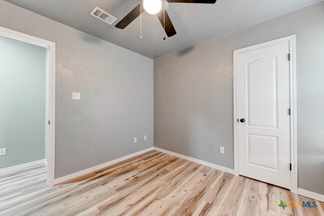 Building Photo - 2321 Terrace Dr