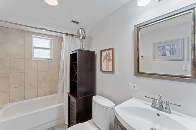 Building Photo - 2871 N Ocean Blvd