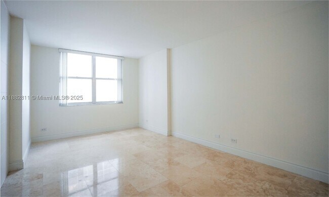 Building Photo - 6039 Collins Ave
