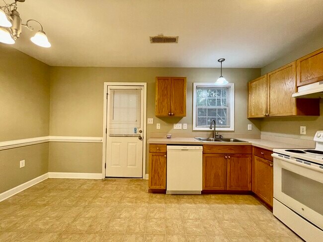 Building Photo - 228 Bass Lake Rd
