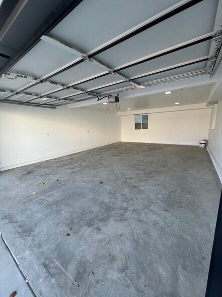 Building Photo - 1230 W 8th St