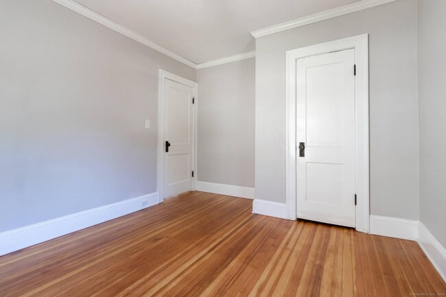 Building Photo - 207 Divinity St