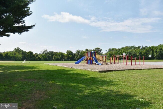 Building Photo - 6017 Majors Ln