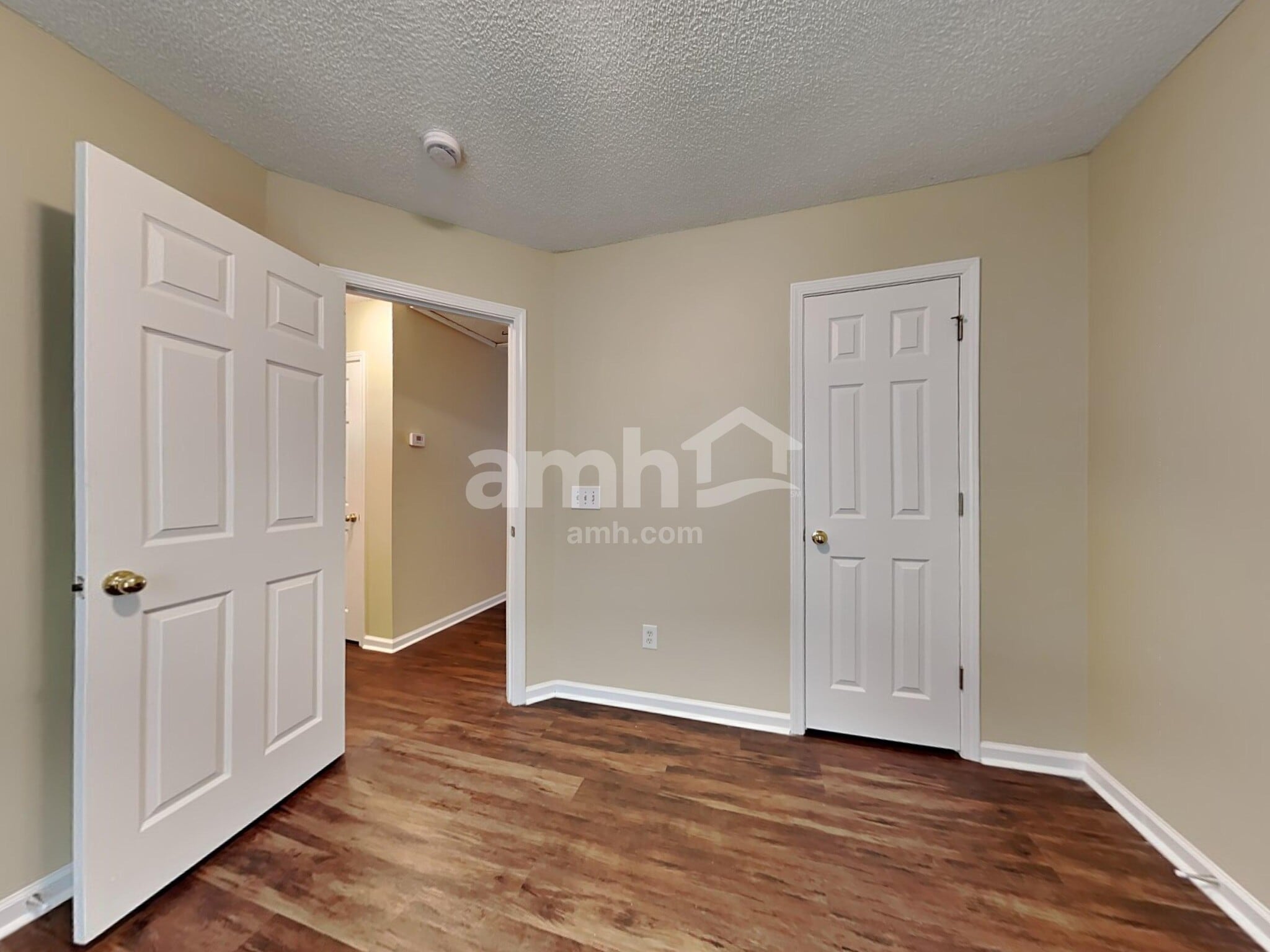 Building Photo - 3011 Mapleleaf Drive