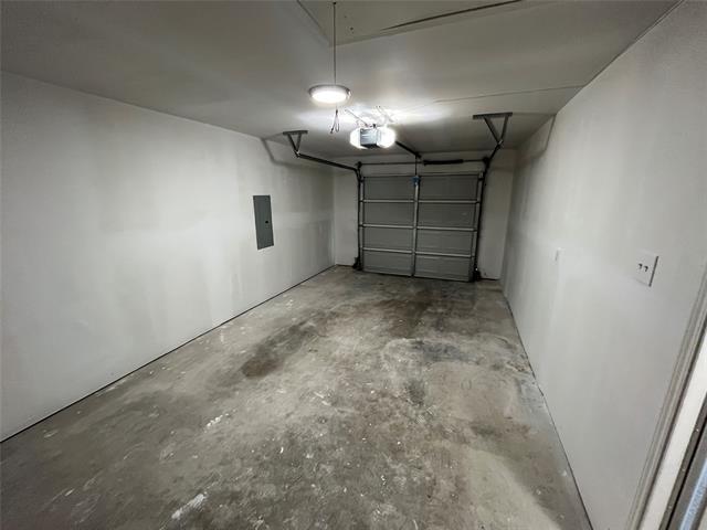 Building Photo - 3840 Scarsdale Ln