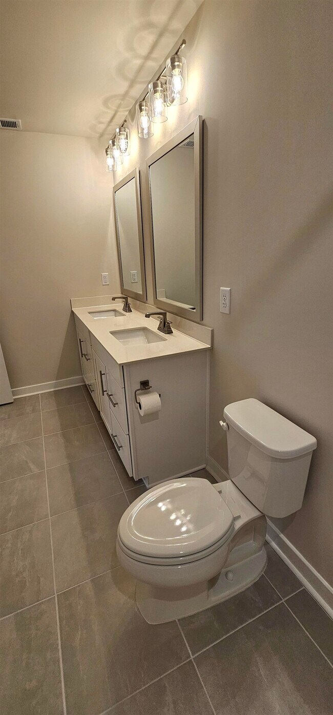 Building Photo - 2313 Hazel Wy