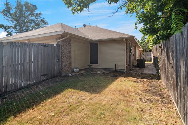 Building Photo - 2016 Peakwood Dr