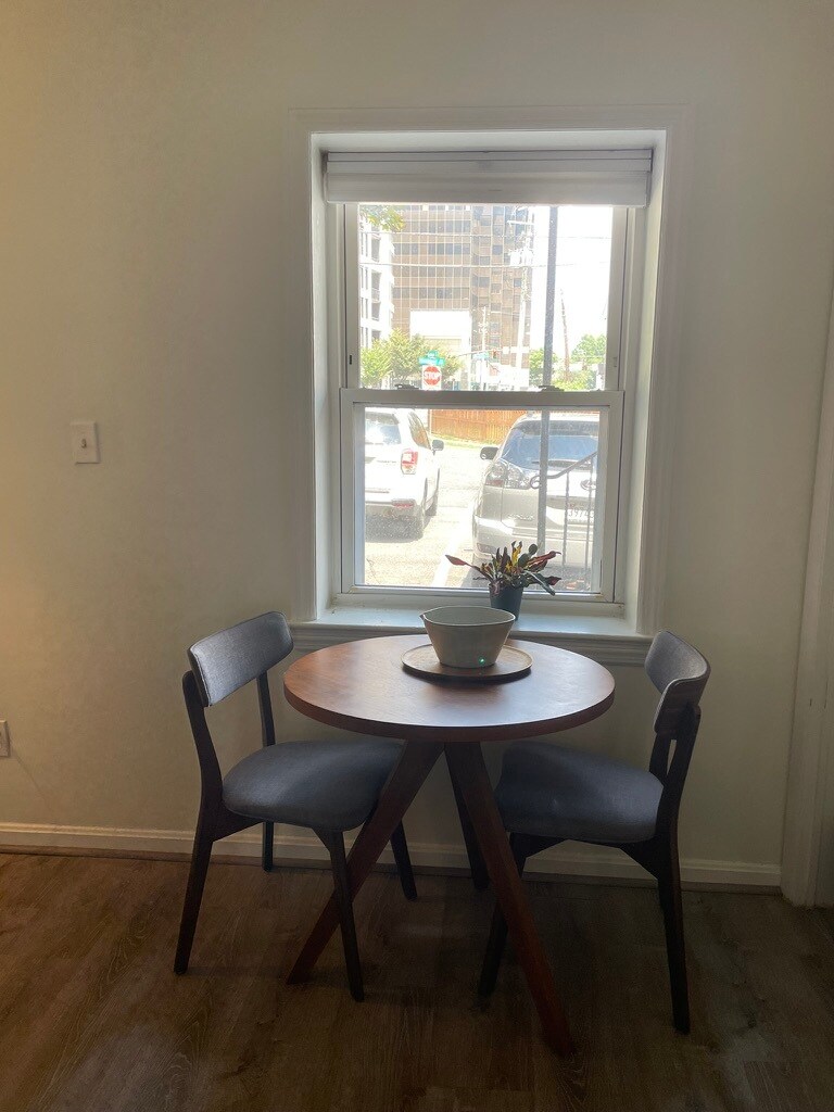 Building Photo - 7036 Strathmore St