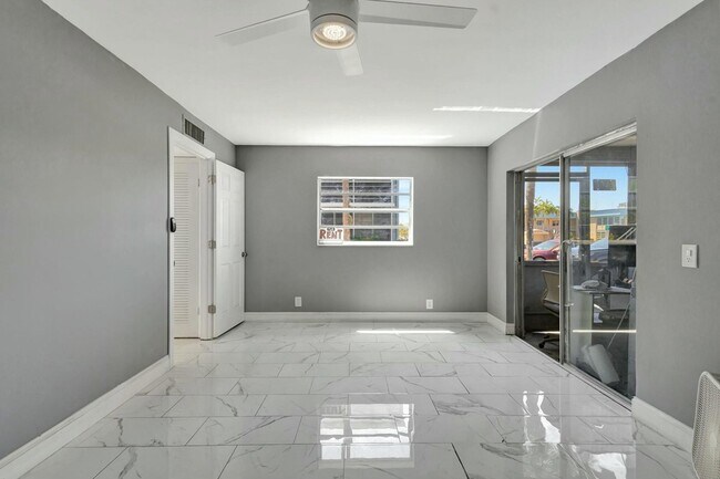 Building Photo - 152 Burgandy Way