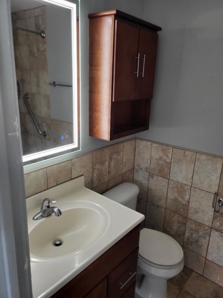 Building Photo - 3506 S 59th Ct