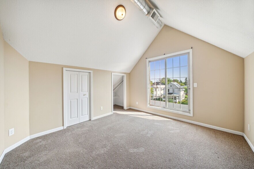 Building Photo - 3212 Pillsbury Ave S