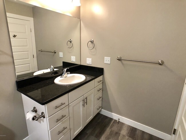 Building Photo - 86 Washington St