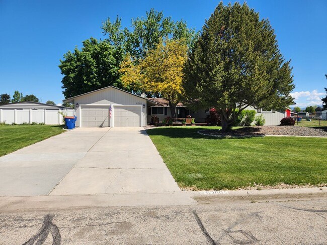 Building Photo - Great home S. Boise