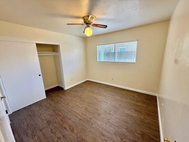 Building Photo - Move-in ready