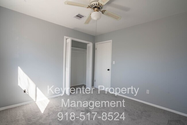 Building Photo - 4 Bedroom Home Available For Immediate Move In!!