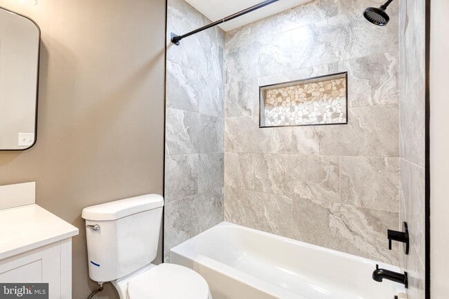 Building Photo - 217 N Belnord Ave