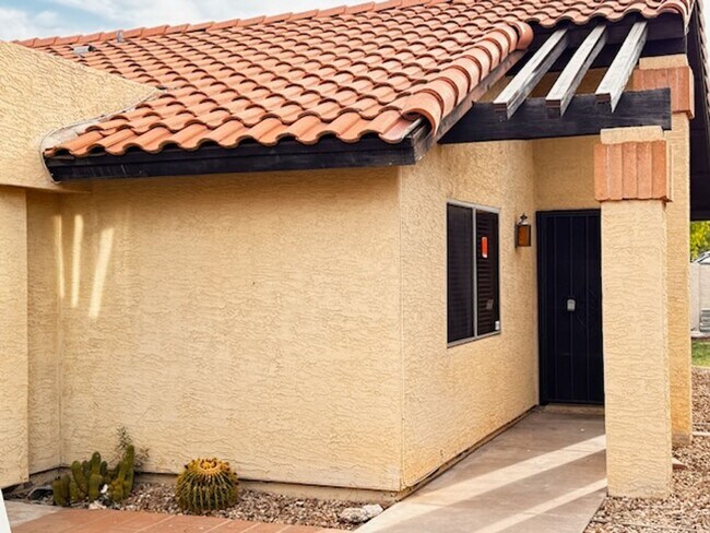 Building Photo - 2+ Mesa Rental