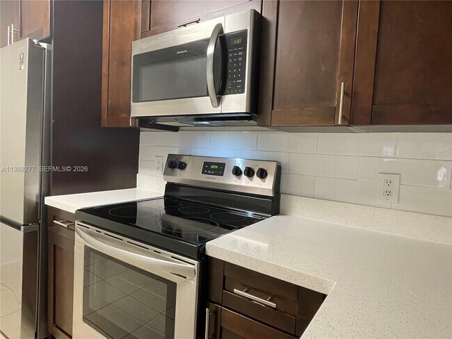 Building Photo - 8871 Wiles Rd