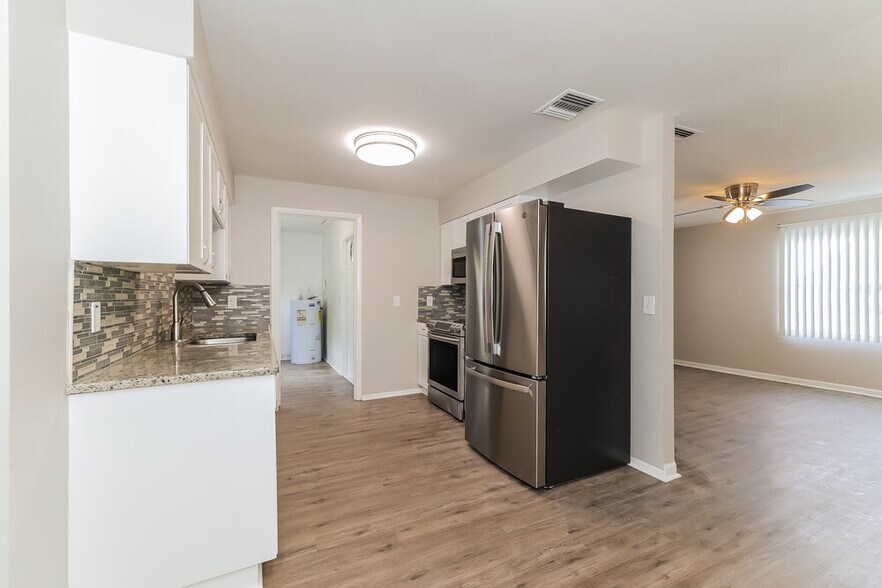 Building Photo - 309 Vaniman Ave