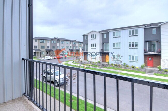 Building Photo - 1046 W 430 S