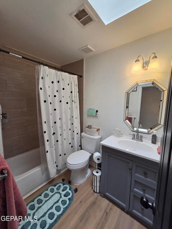 Building Photo - 677 Linda Johnson Ave