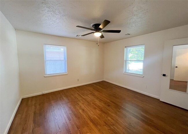Building Photo - 10416 Ridgeview Dr