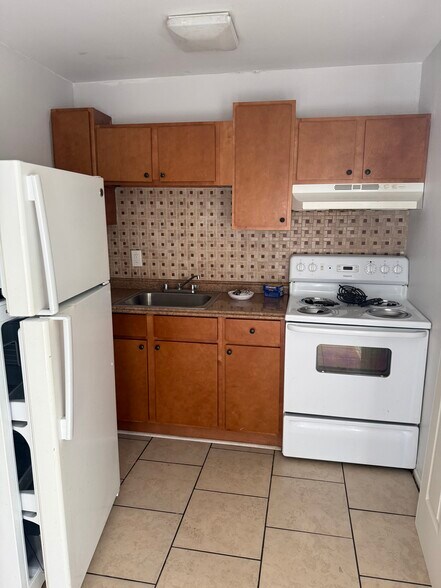 Building Photo - 413 Woodrow Ave