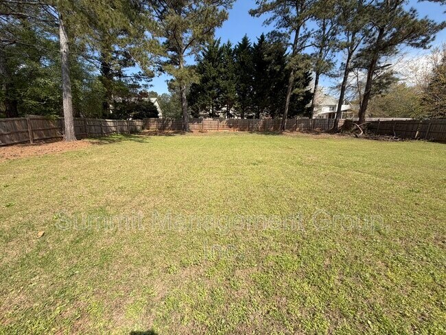 Building Photo - 1611 Ellington Rd SE