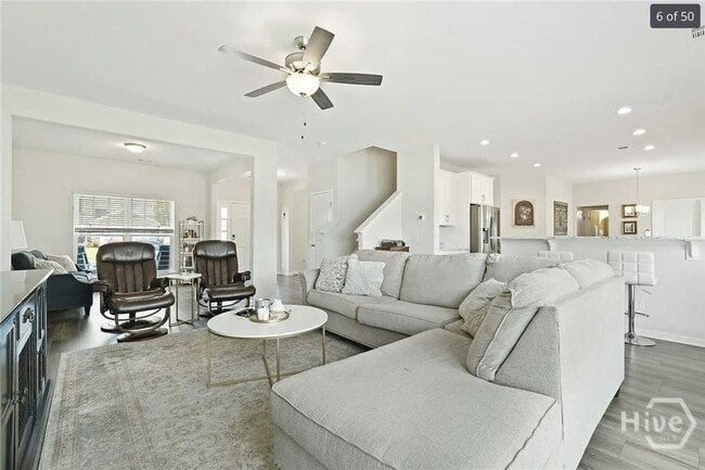 Building Photo - 126 Chalk Farm Wy