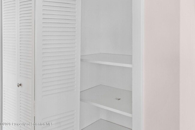 Building Photo - 220 Linden St