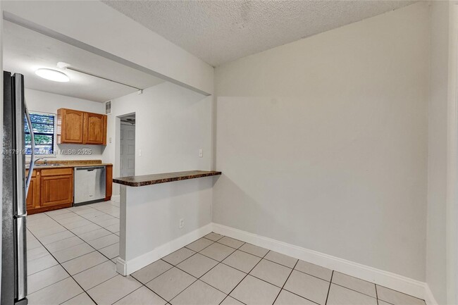 Building Photo - 3158 Coral Springs Dr