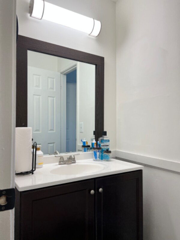 Building Photo - 810 Hillmore Dr