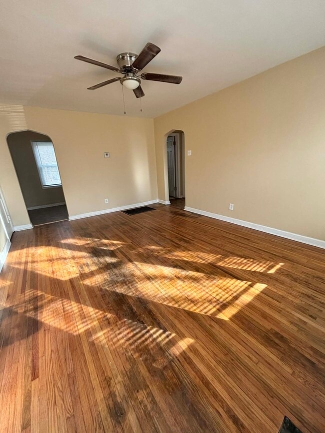 Building Photo - 1148 N Terrace Dr