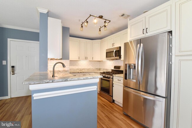 Building Photo - 20301 Beechwood Terrace