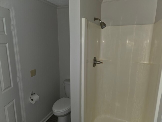 Building Photo - BONNER AVE-F&amp;S