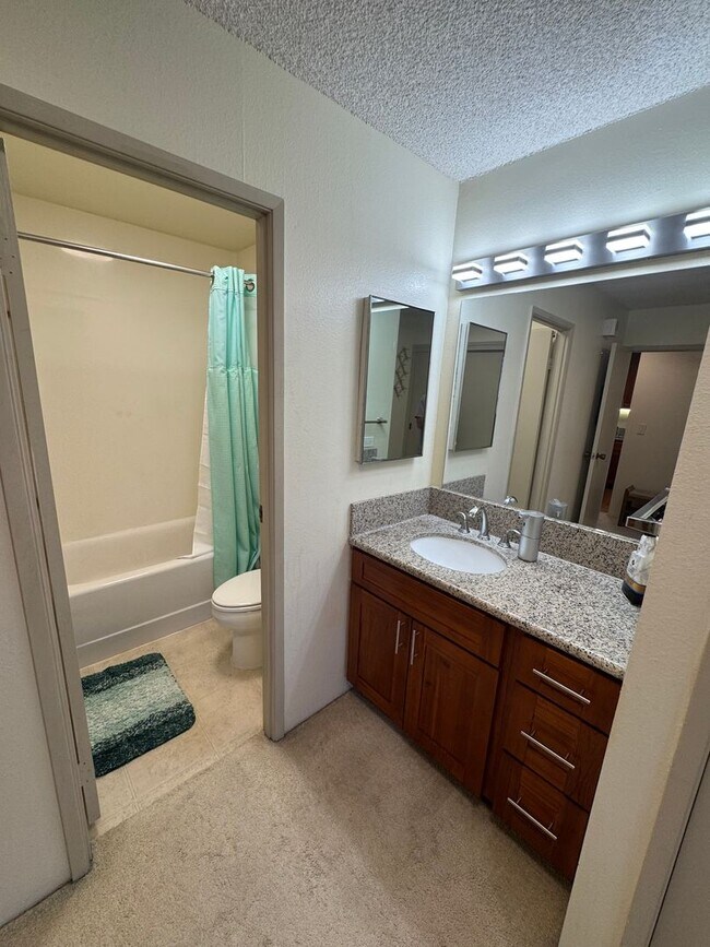 Building Photo - Available Now! Furnished Downtown 1 Bed/ 1 Bath Condo with A/C & Pool at Kukui Plaza