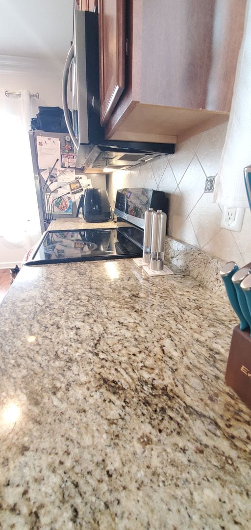 Building Photo - Townhouse  At West Park Place