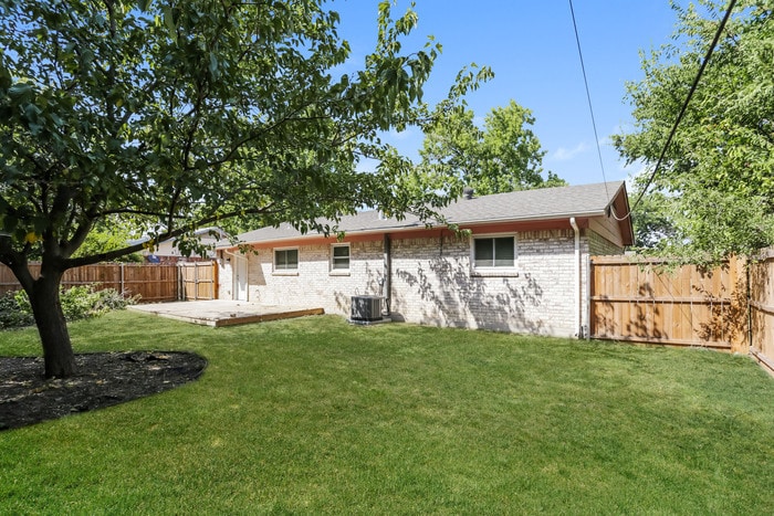 Building Photo - 441 NW Jayellen Ave