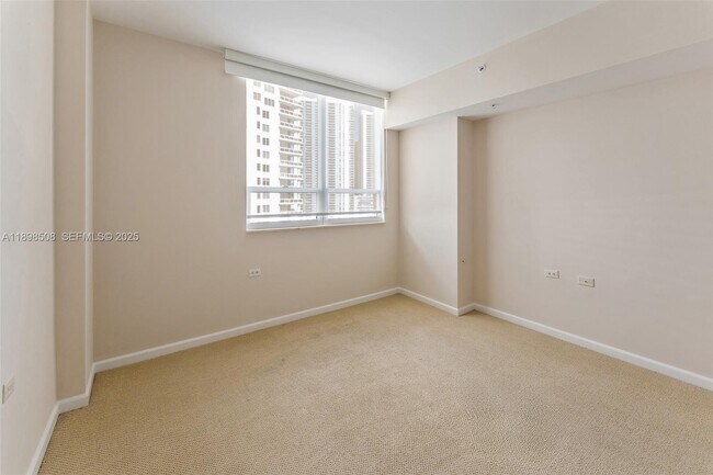 Building Photo - 801 Brickell Key Blvd