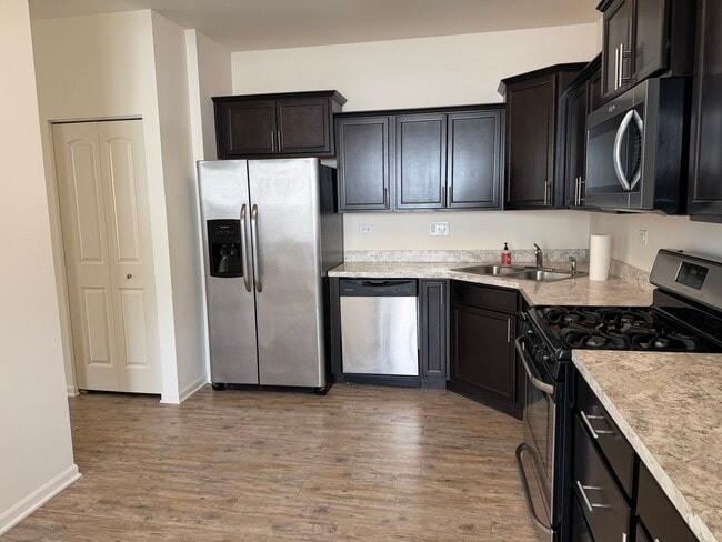 Building Photo - 658 Anchorage Ct