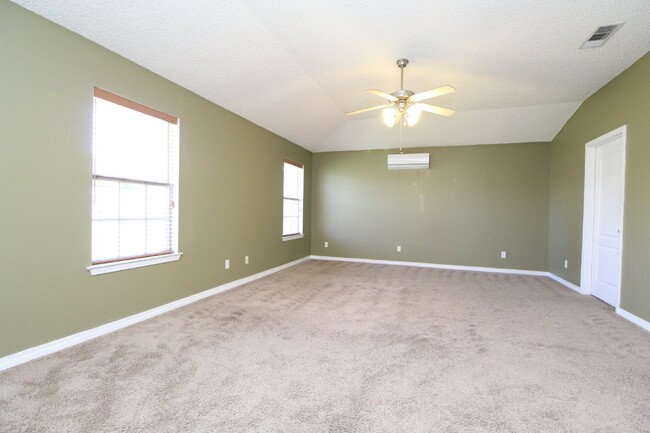 Building Photo - Executive 3-Bedroom Brick Home with Florid...