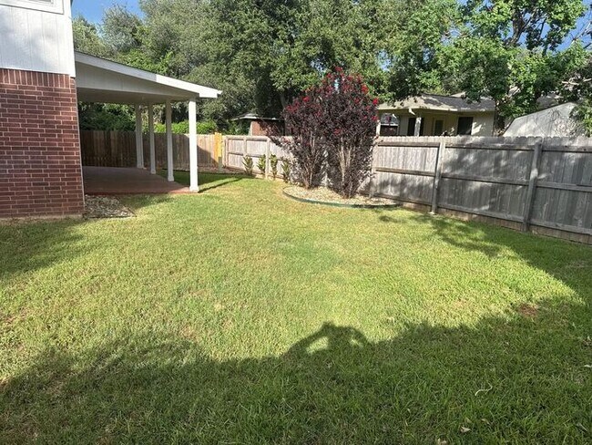 Building Photo - Beautiful Two-Story Leander Home with Dual...