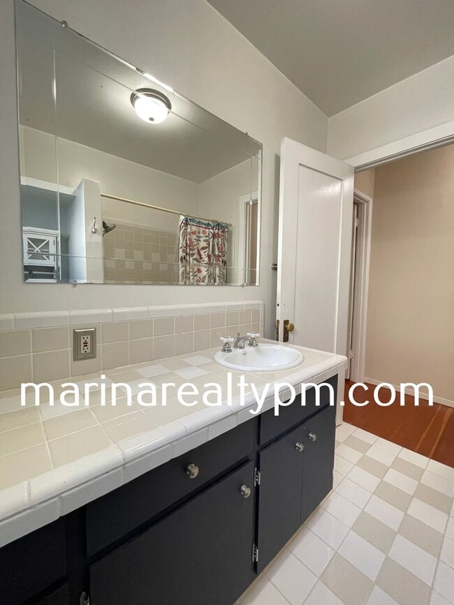 Building Photo - Welcome to this stunning 3 Bedroom 2 Bath Single Family Home in the charming town of Crockett, CA