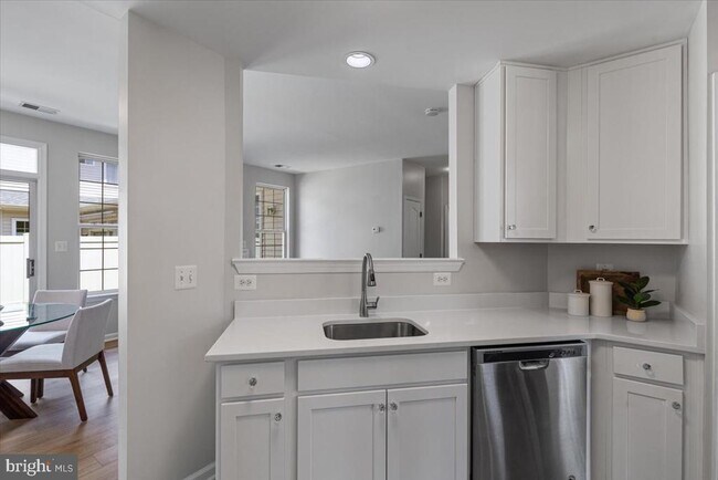 Building Photo - 43290 Rush Run Terrace