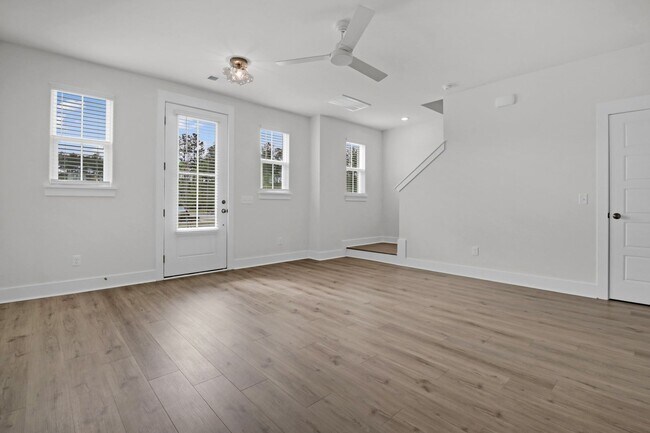 Building Photo - Luxury Townhome in Midtown Nexton